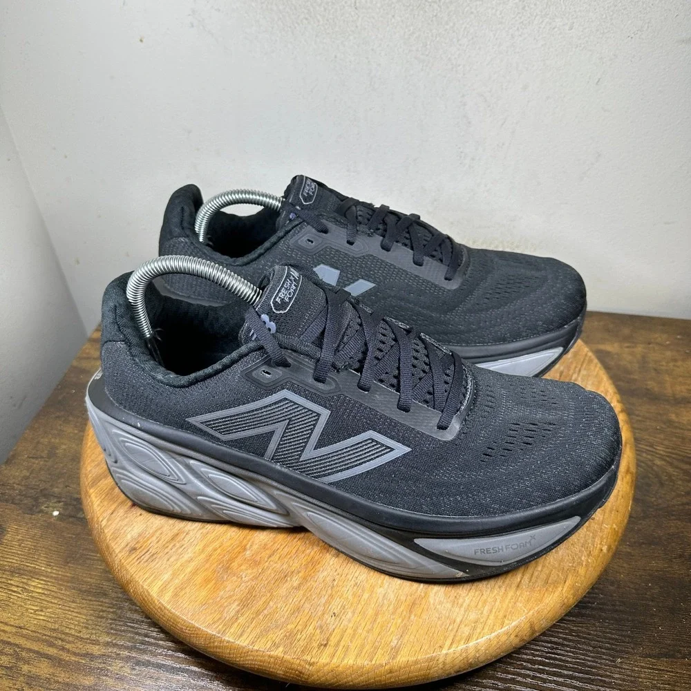 New Balance Fresh Foam X More v5 Mens 10 Black Grey Running Shoes MMORLK5